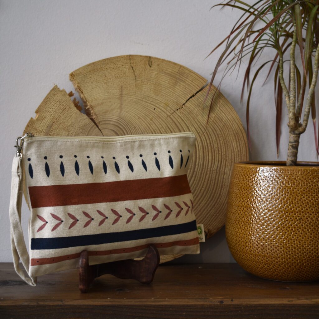 Handpainted clutch #6 - Image 3