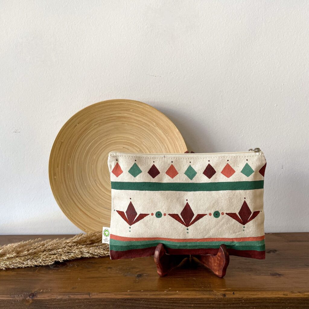Handpainted clutch #3 - Image 2