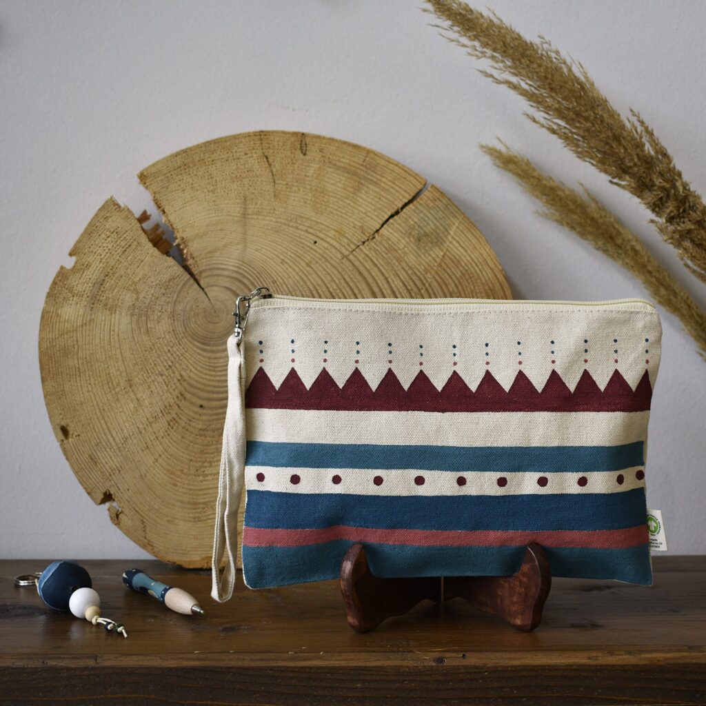 Handpainted clutch #15 - Image 3