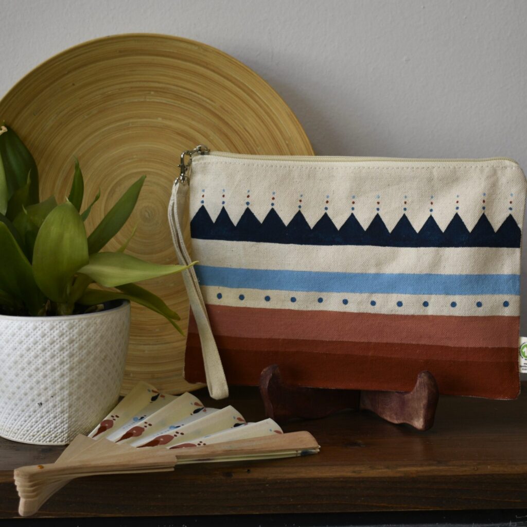 Handpainted clutch #16 - Image 4